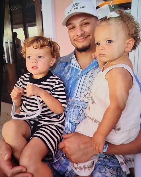 BREAKING: Tragedy Strikes the Mahomes Family as They Confirm the L.o.s.s of Patrick and Brittany Mahomes’ Youngest Daughter, Golden Raye Mahomes, Who P.a.s.s.e.d A.w.a.y at a Young Age After… See more