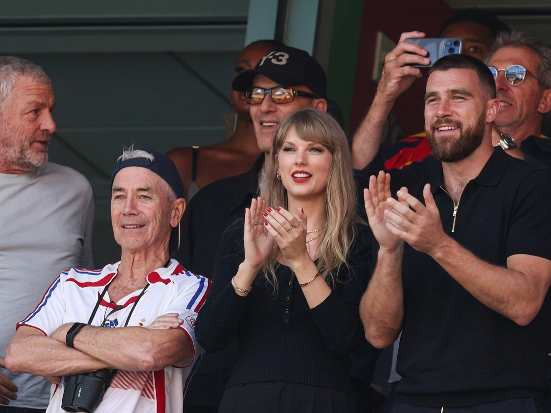 Taylor Swift and Travis Kelce Spotted at the FIFA World Cup 2026 Final Between Spain and Argentina, Drawing Attention with Excessive Public Displays of Affection