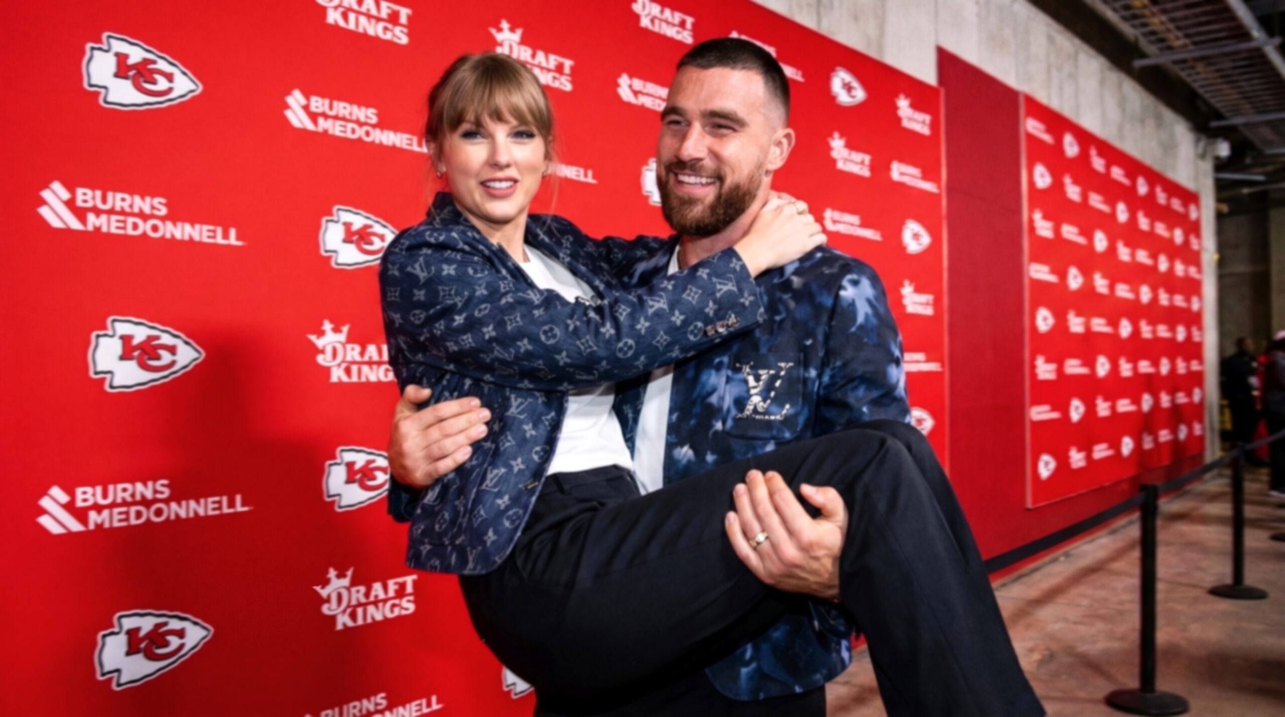 Travis Kelce and His Wife Taylor Swift Make History and Break the Internet With Their First-Ever Joint NFL Tunnel Walk as Travis Carries Taylor Into Arrowhead Stadium for the Chiefs vs. Colts Game - But Fans Didn’t Expect the Shocking Reason Behind His Sweet Gesture as Travis Reveals Why He Did It... See the Details, Irresistible Clearer Photos, and Full Rare Tunnel Clip