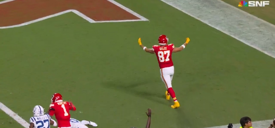 See the Sweetest and Most Irresistibly Adorable Moment as Taylor Swift Hugs Her Dad, Scott, and Father-in-Law, Ed Kelce, After Husband Travis Kelce’s Touchdown at the Chiefs vs. Colts Game - See the Clearer, Full Unseen Clip