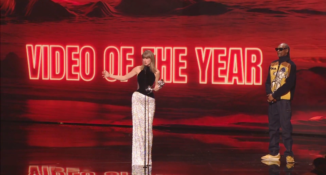 Taylor Swift and Her Husband Travis Kelce Steal the Spotlight Again at the VMAs as Taylor Dedicates Her Video of the Year Award to Dolly Parton and Calls Her Overexcited Husband on Stage for a Special “9 to 5” Duet That Has Celebrities and Guests Giving a Standing Ovation