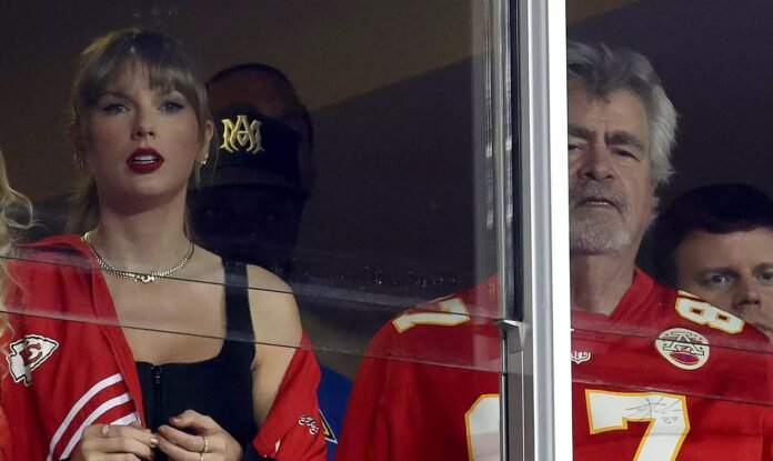 Travis Kelce Talks About Seeing His Dad Chat with Taylor Swift “It’s delightful, it’s gonna be a wonderful conversation,”