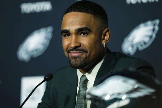 Jalen Hurts Contract: Meet the 5 Women Who Helped Get the Eagles QB $255M