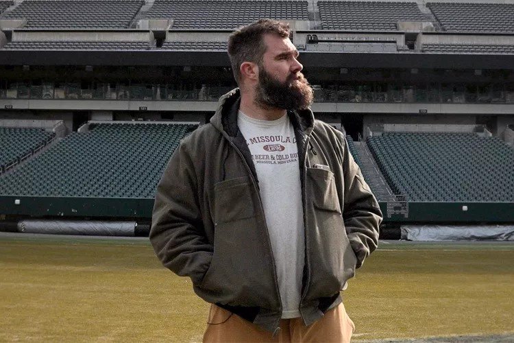 Jason Kelce arrives for what could be his last NFL game as the 13-year Eagles center prepares to face the Buccaneers in the Wild Card round following days of retirement talk