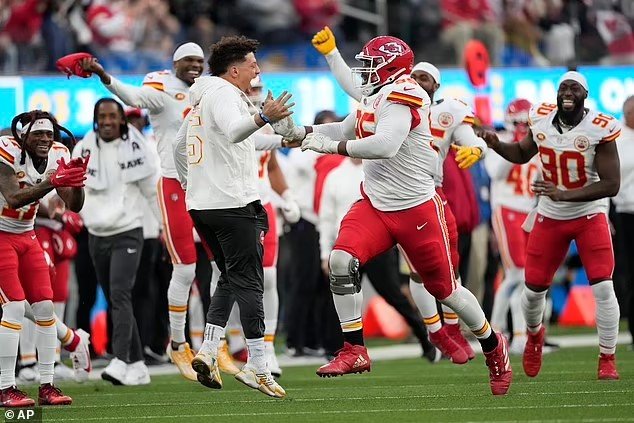 Heated Benches and Wetsuits! How Travis Kelce and the Chiefs Are Prepping for Record-Cold Playoffs