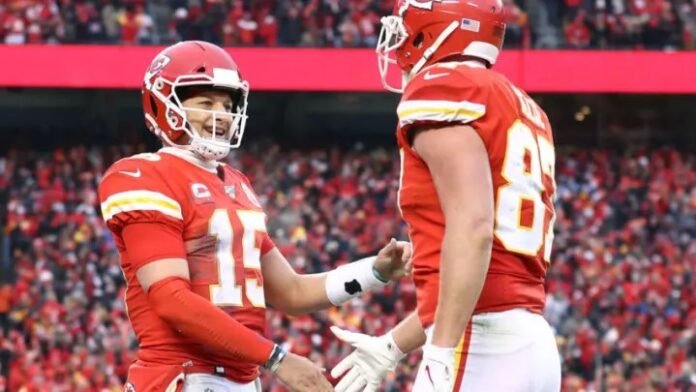 Mahomes and Kelce beat Ravens' zone coverage for 21-yard pickup