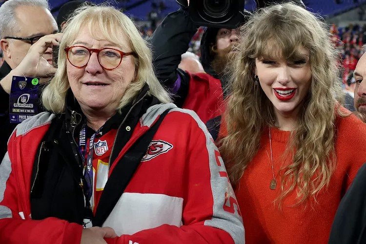 Taylor Swift Celebrates Travis Kelce's 2024 Super Bowl Berth with His Parents Donna and Ed