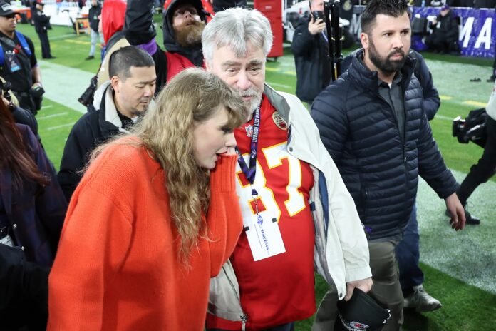 Taylor Swift calls Ed Kelce ‘dad’ as she looks for Travis after Chiefs vs. Ravens game 