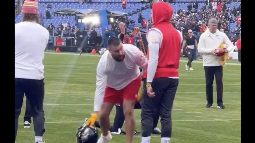 Travis Kelce Threw Justin Tucker's Helmet to Make Room For Patrick Mahomes Warmups Before Chiefs-Ravens