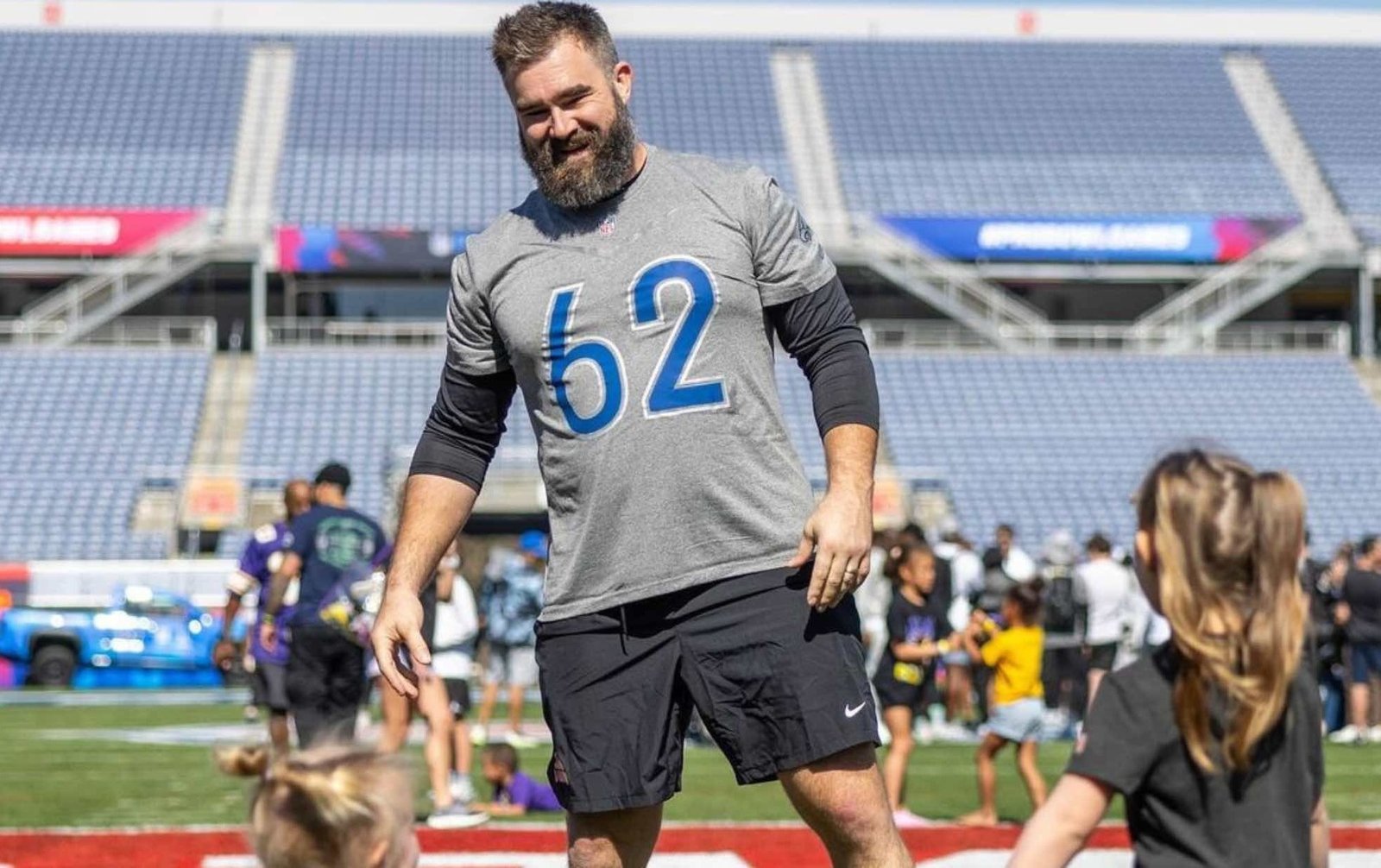 Viral TikTok Shows Jason Kelce Playing With His Daughters On The Pro Bowl Field, And Fans Are Loving This Girl Dad Energy