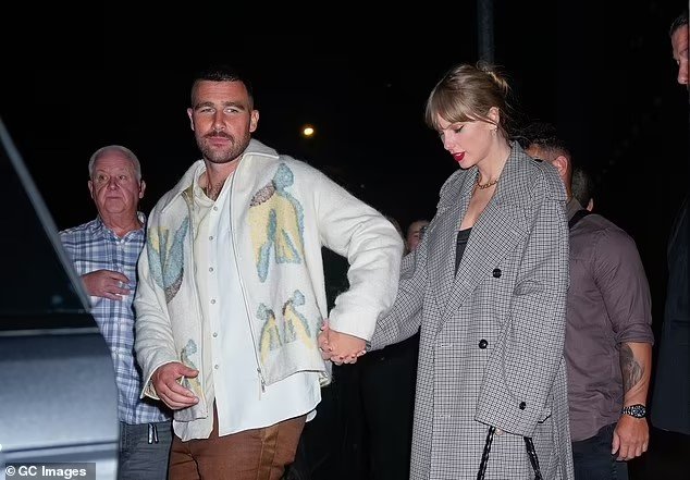 Travis Kelce makes Taylor Swift feel 'secure' with the pop sensation not concerned about him 'doing anything sketchy' behind her back: 'She can be away and not worry'