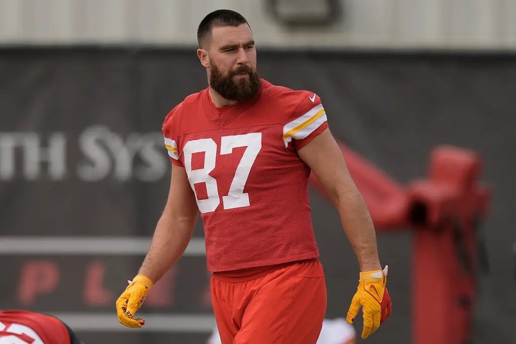 Chiefs' Travis Kelce says he is ready for the Super Bowl circus to begin