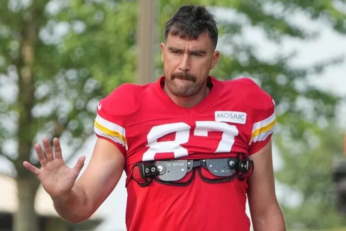 Travis Kelce Throws His Gloves into Crowd at Training Camp — and One Is Caught by a Young Taylor Swift Fan