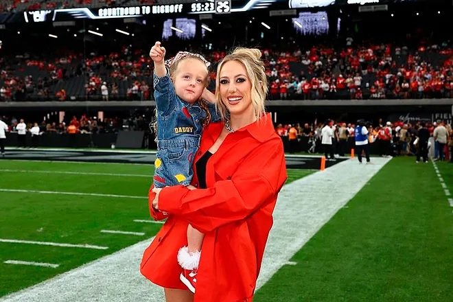 Sterling Mahomes shows her dislike for loud stadiums despite Brittany Mahomes saying she loves it