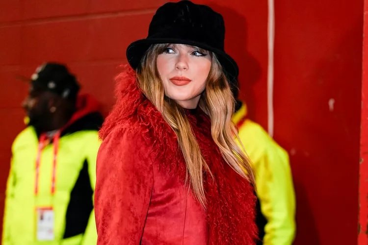 Taylor Swift Bundles Up in Fuzzy Chiefs Red-Colored Coat to Support Boyfriend Travis Kelce's Latest NFL Game