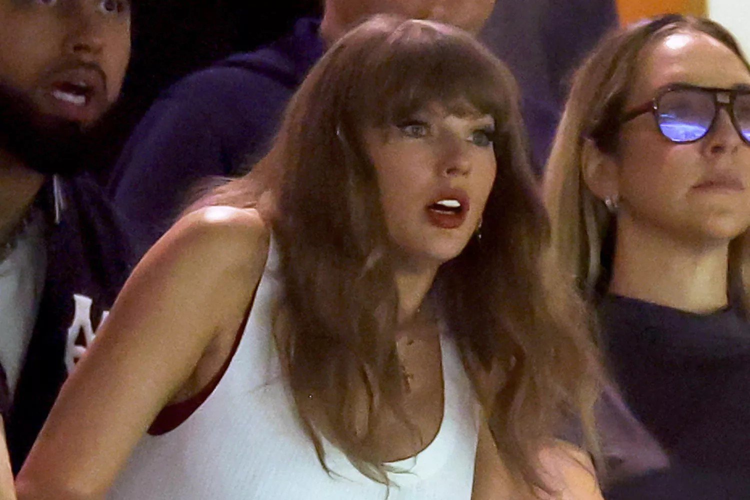 Taylor Swift Looks Stressed as She Watches Chiefs Head into Halftime Scoreless at 2025 Super Bowl