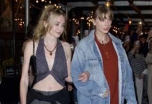 Taylor Swift removes engagement ring, goes outing with new friends just after recent breakup with Travis Kelce Taylor Swift removes engagement ring, goes outing with new friends just after recent breakup with Travis Kelce