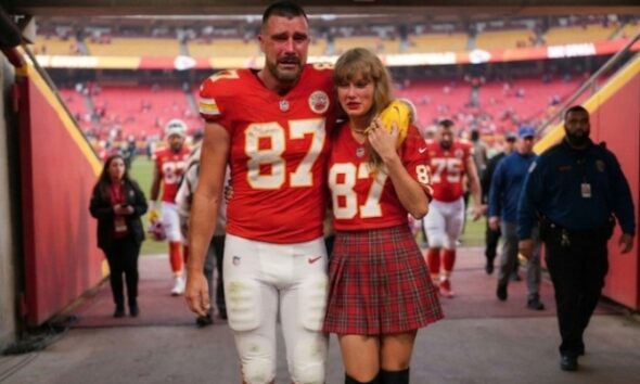 See the Emotional Moment Travis Kelce BURSTS Into Tears After the Chiefs’ Embarrassing Preseason Opener Loss as Taylor Swift RUSHES Over to Comfort Her Heartbroken Husband - Her Sweet Reaction Leaves Everyone Emotional... See the 3-Minute Unseen Clip