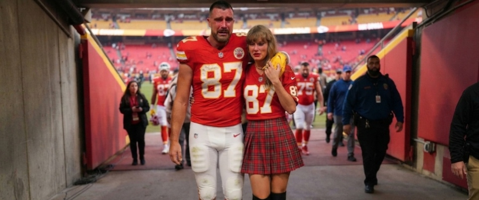 See the Emotional Moment Travis Kelce BURSTS Into Tears After the Chiefs’ Embarrassing Preseason Opener Loss as Taylor Swift RUSHES Over to Comfort Her Heartbroken Husband - Her Sweet Reaction Leaves Everyone Emotional... See the 3-Minute Unseen Clip