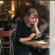 Look at these rare photos of Taylor Swift deleting old pictures of Travis Kelce from her phone in a café and a waiter who saw everything says she looked very sad and kept shaking her head while scrolling through their wedding memories