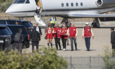 Taylor Swift, Her Parents Andrea and Scott Swift, and Her Husband Travis Kelce’s Parents Donna and Ed Kelce Arrive in Kansas City on Taylor’s Private Jet to Show Their Support for Travis at the Chiefs vs. Broncos Home Season Opener, With Both Sets of Parents Wearing Identical Outfits and Holding Something So Sweet to Cheer for Travis Together That Fans Can’t Stop Talking About... See Clearer Photos and the Never-Before-Seen Clip of Their Beautiful Arrival