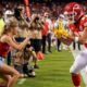 Taylor Swift Rushes Toward the Field After Husband Travis Kelce Scores His First Touchdown of the Season, Pointing to His Ring and Shouting “That’s My Husband!” - Fans Can’t Stop Replaying the Viral Moment... See the Never-Before-Seen Clip