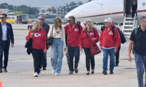 Taylor Swift, Alongside Her Parents Andrea and Scott Swift and Her Husband Travis Kelce’s Parents Donna and Ed Kelce, Arrives in Miami, Florida, on Taylor’s Private Jet to Show Their Support for Travis at the Chiefs vs. Dolphins Game, With Both Sets of Parents Wearing Identical Outfits and Holding Something So Sweet to Cheer for Travis Together for the Chiefs’ Third Win That Fans Can’t Stop Talking About... See Clearer Photos and the Never-Before-Seen Clip of Their Beautiful Arrival