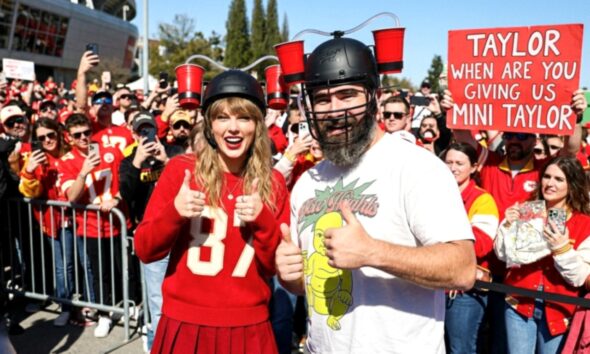 Taylor Swift and Brother-in-law Jason Kelce out tailgating at the Chiefs VS Chargers Game